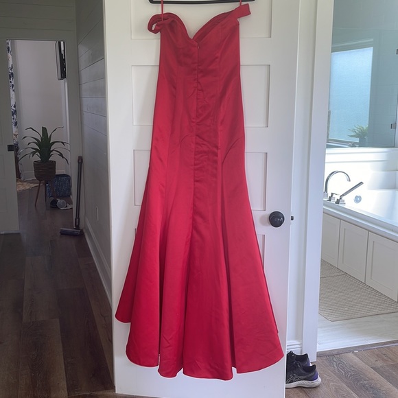 Let’s Dresses Lets Brand Bright Red Promformal Dress With